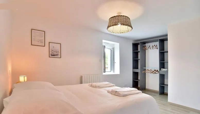 Holiday home Cana Pleslin-Trigavou France